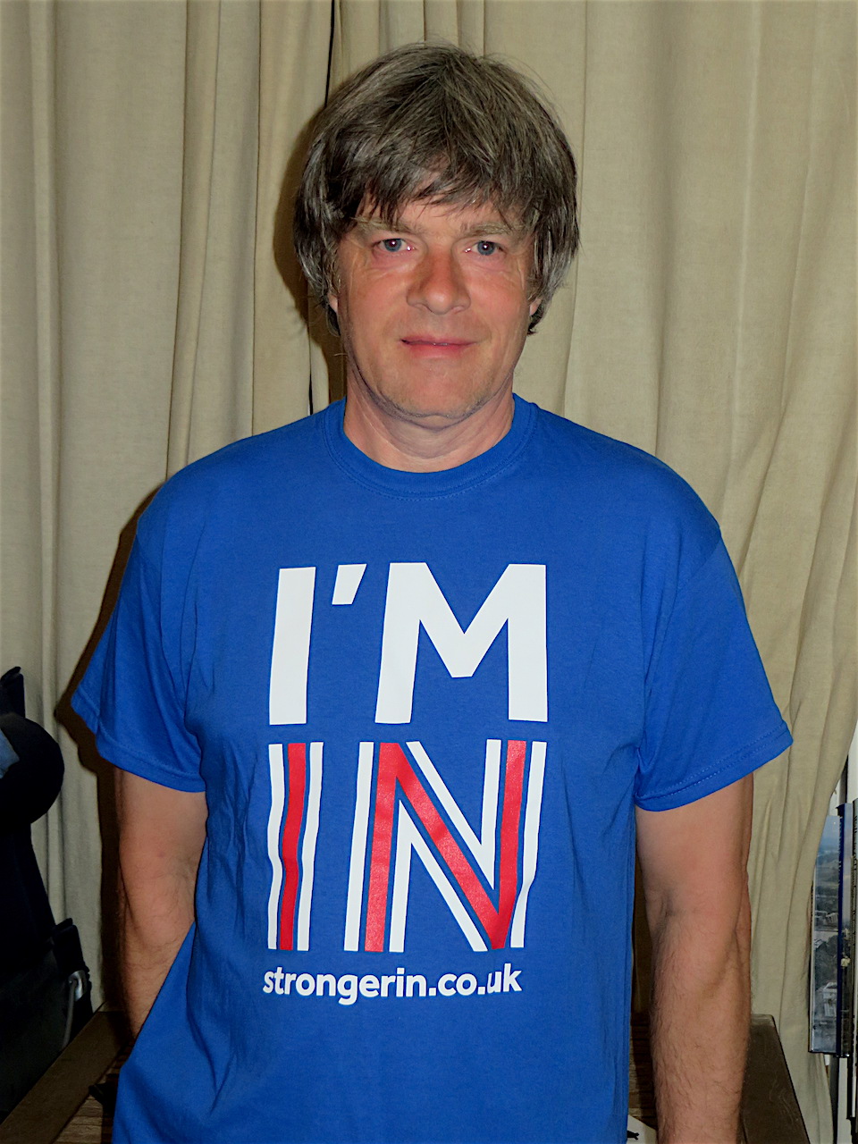 Andy Worthington showing his support for the campaign for Britain to remain in the EU.