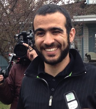 Former Guantanamo prisoner Omar Khadr speaking to the media after his release from prison on bail on May 7, 2015. Photo made available by Michelle Shephard of the Toronto Star on Twitter.