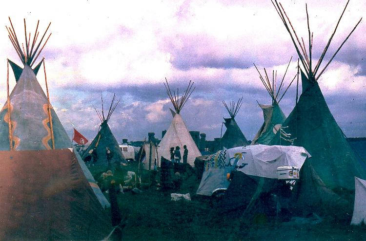 Tipis at the Stonehenge Free Festival in 1977 (photo by Roger Hutchinson).