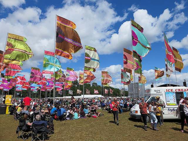 A comparatively rare sunny interlude at the often rather wet WOMAD 2015 (Photo: Andy Worthington).